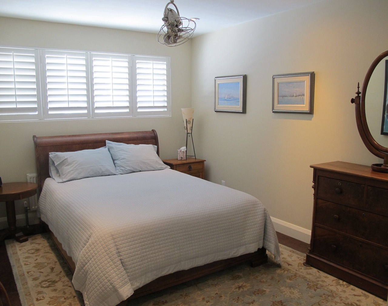 Beautiful 2 bedroom home - includes laundry and parking 1