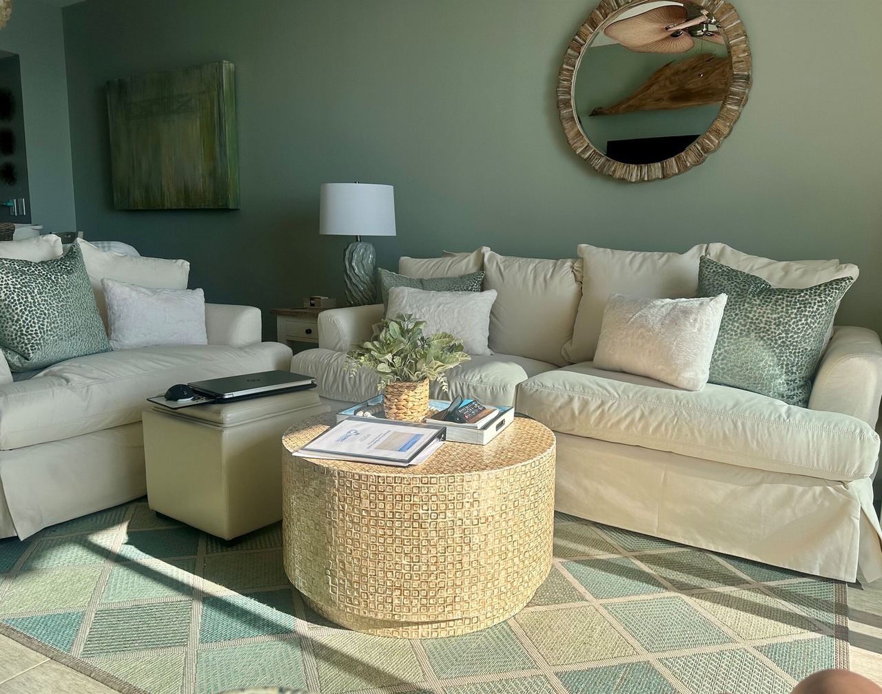 GULF FRONT *Renovated* 3 BR (2 King Suites) + Beach Chair Svc. Owner Managed! 1