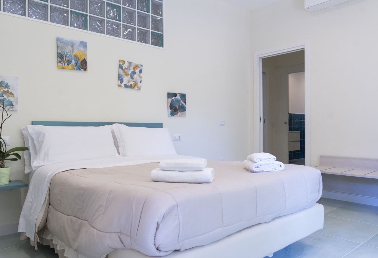 Modern Apartment with Terrace, Swimming Pool&Tennis 1