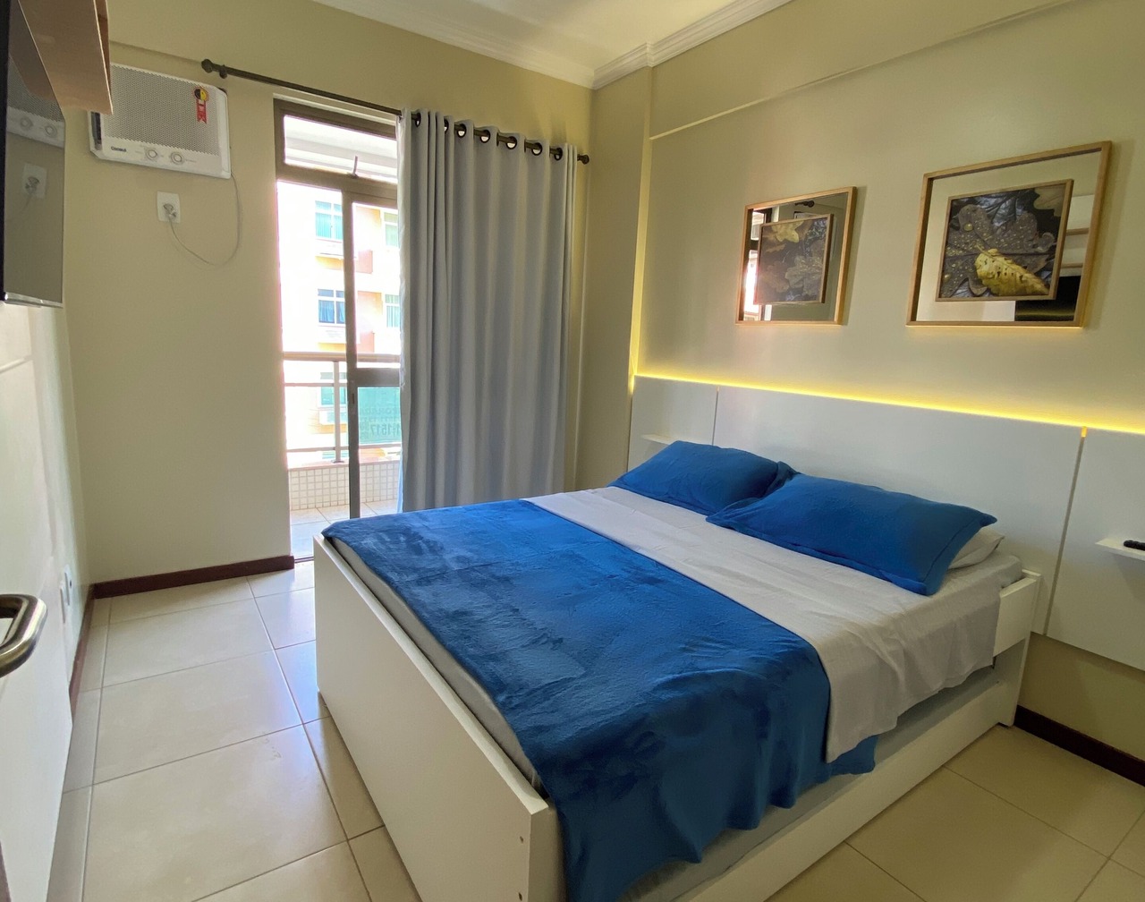 Fully furnished apartment with 3 bedrooms and 2 parking spaces. 1
