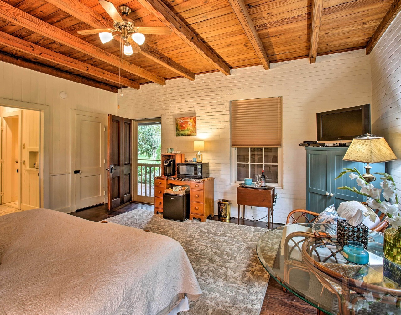 Historic Baton Rouge Vacation Rental: 6 Mi to LSU! 1
