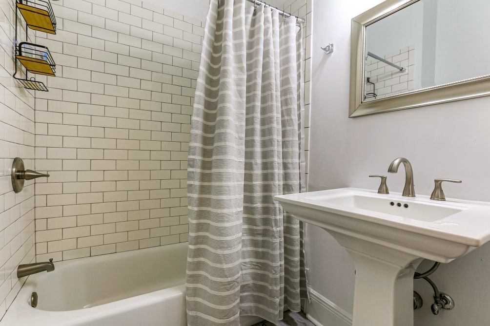 20% OFF Monthly | 10% OFF Weekly-Private 2BR in Uptown by Hosteeva 1