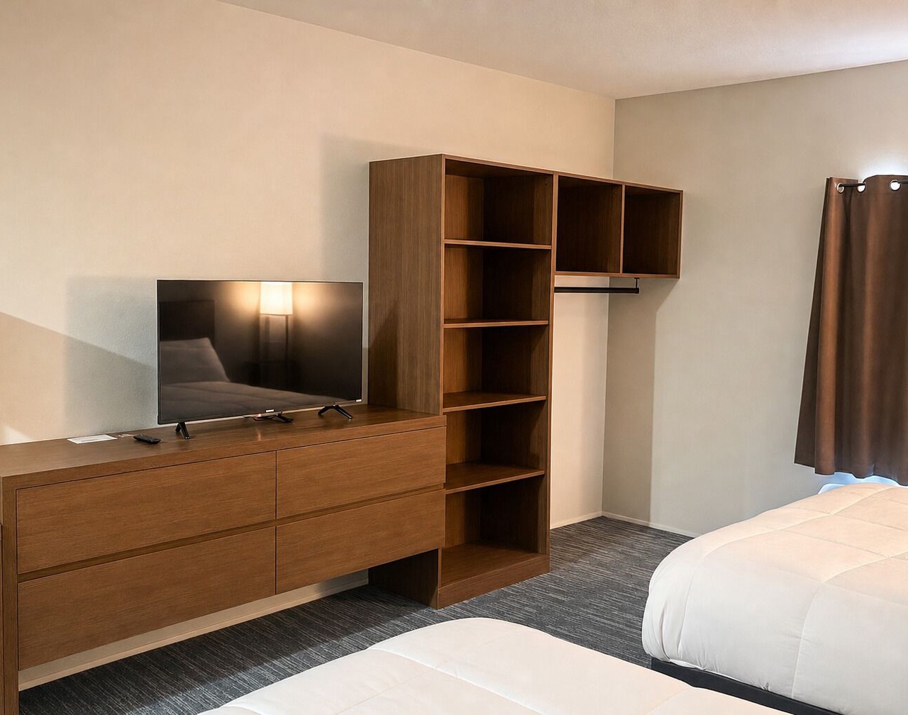 2 Relaxing Family-Friendly Rooms – w/Free Parking & Near Nature Trails! 1