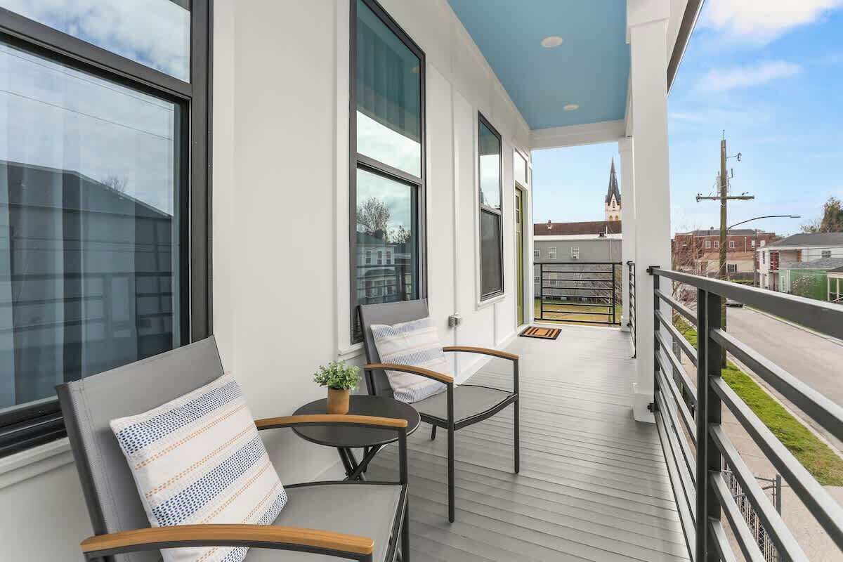 New! Spacious Uptown HangOut - 3 Bed, 3 Bath 1