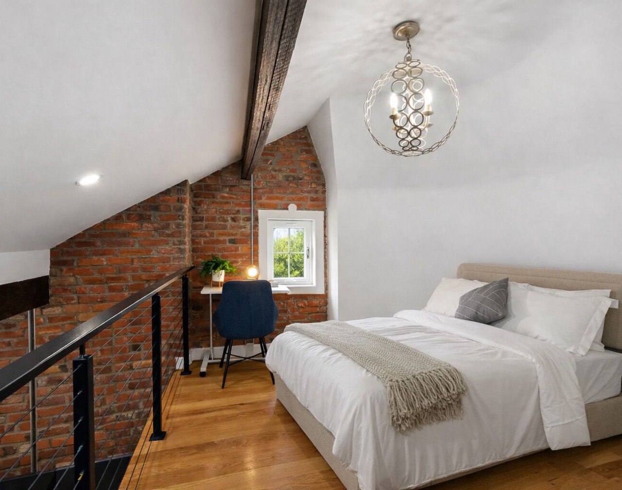 District Gojo A - Modern 3BR Loft with Rooftop 1
