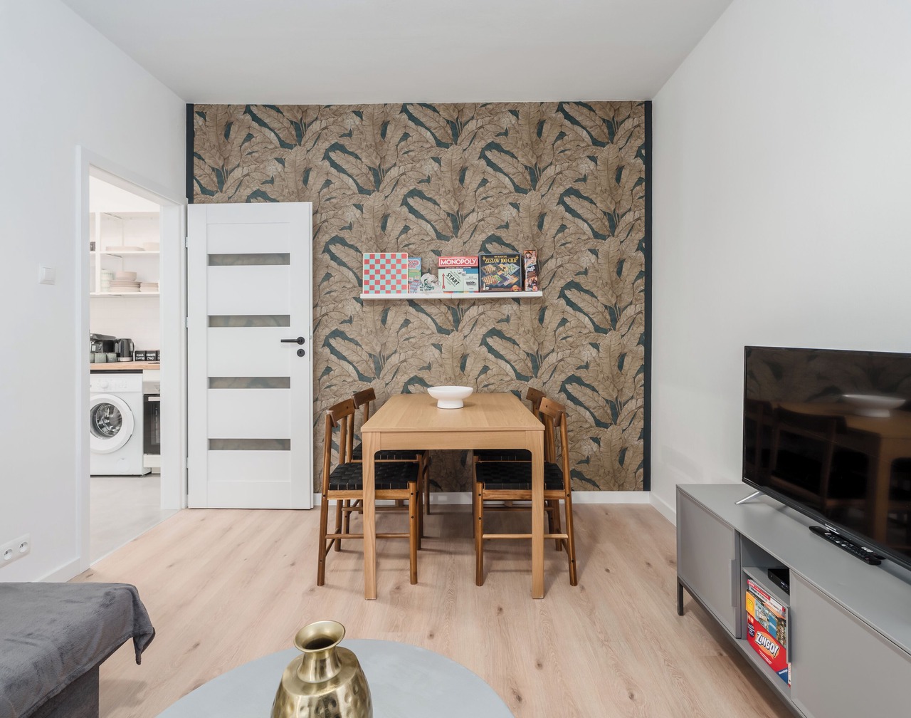 Comfortable 2-bedroom apartment in historic center of Warsaw 1