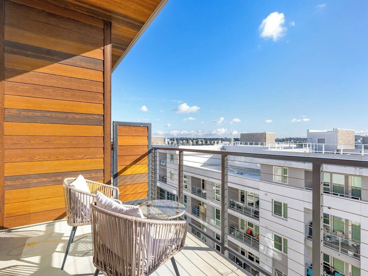 Amethyst Sky Loft - Elevated Two-Story Waterfront 1