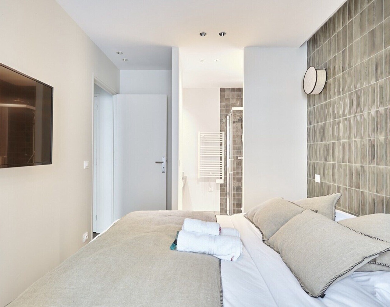 Modern 2 bedrooms apartment Le Marais/Beaubourg 1