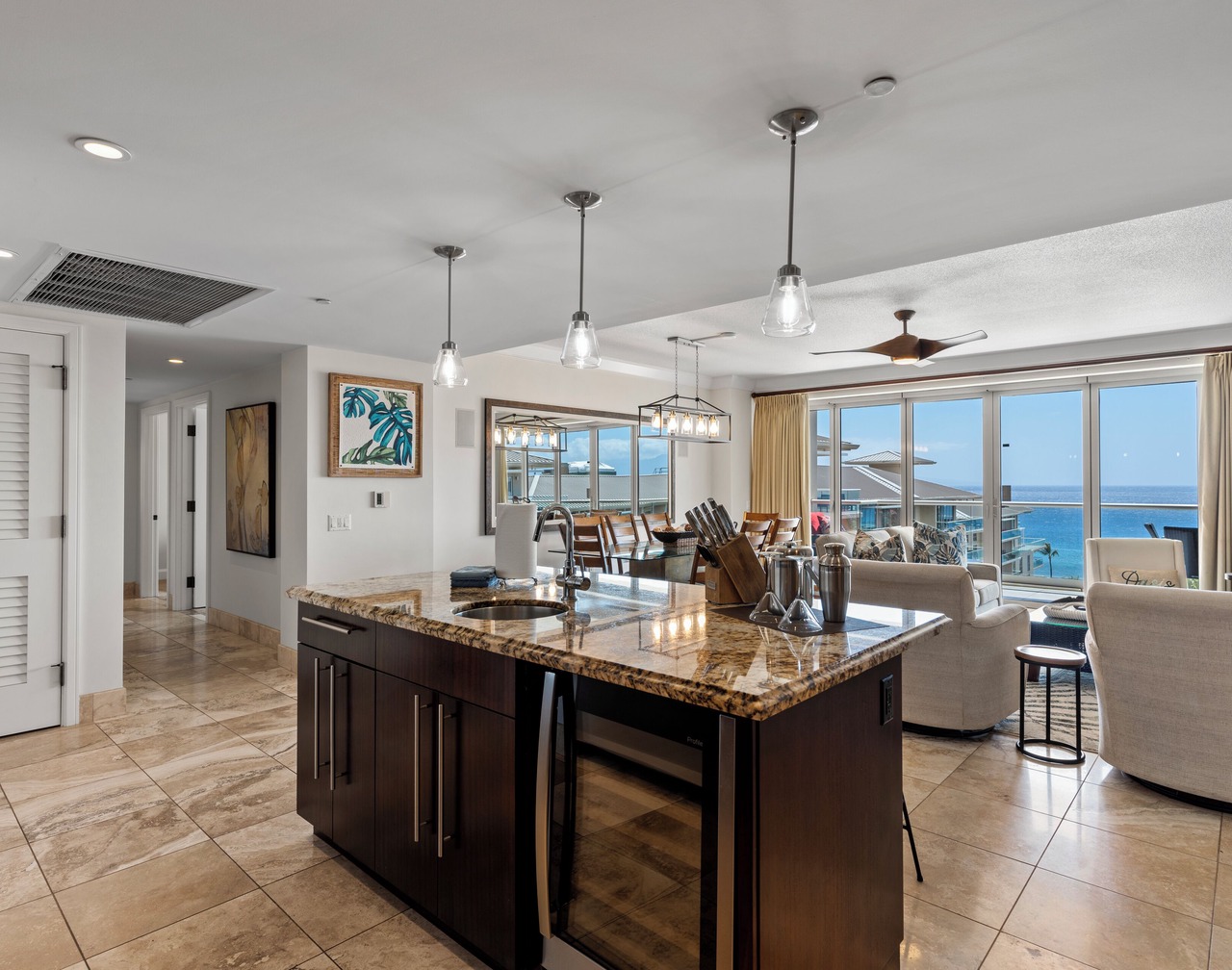 3BD Oceanfront Retreat w/Lanai, Floor-to-Ceiling Views & Modern Kitchen - Honua Kai 825 1