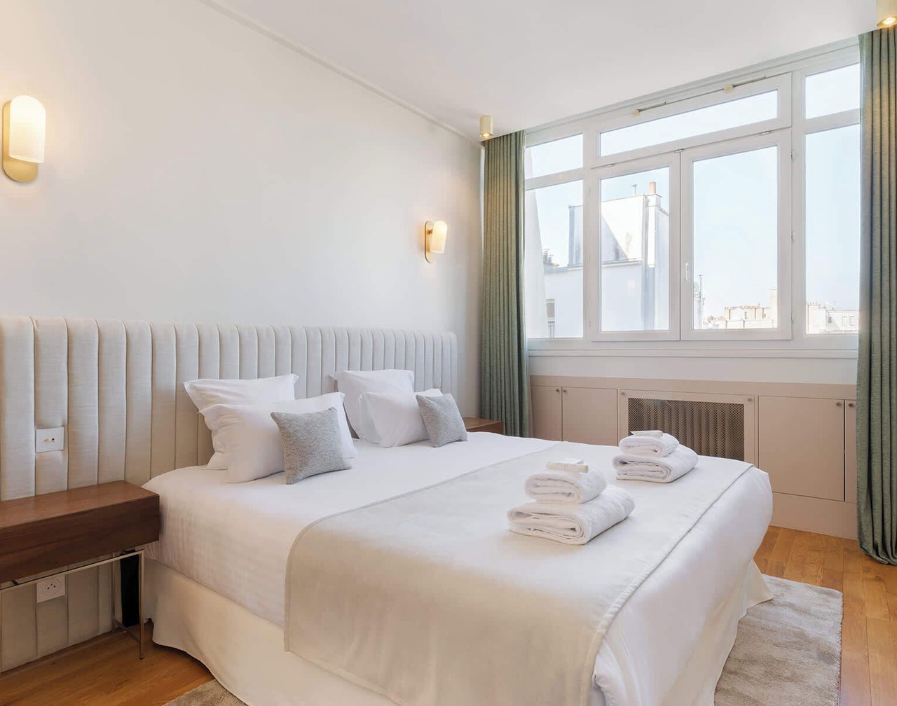 A Luxurious 3BR/3BA with A/C in Opéra-Bourse 1