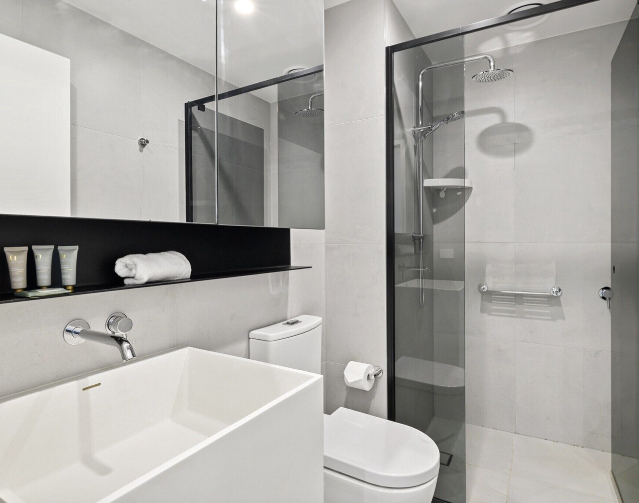 South Yarra Stay with Balcony Views 1