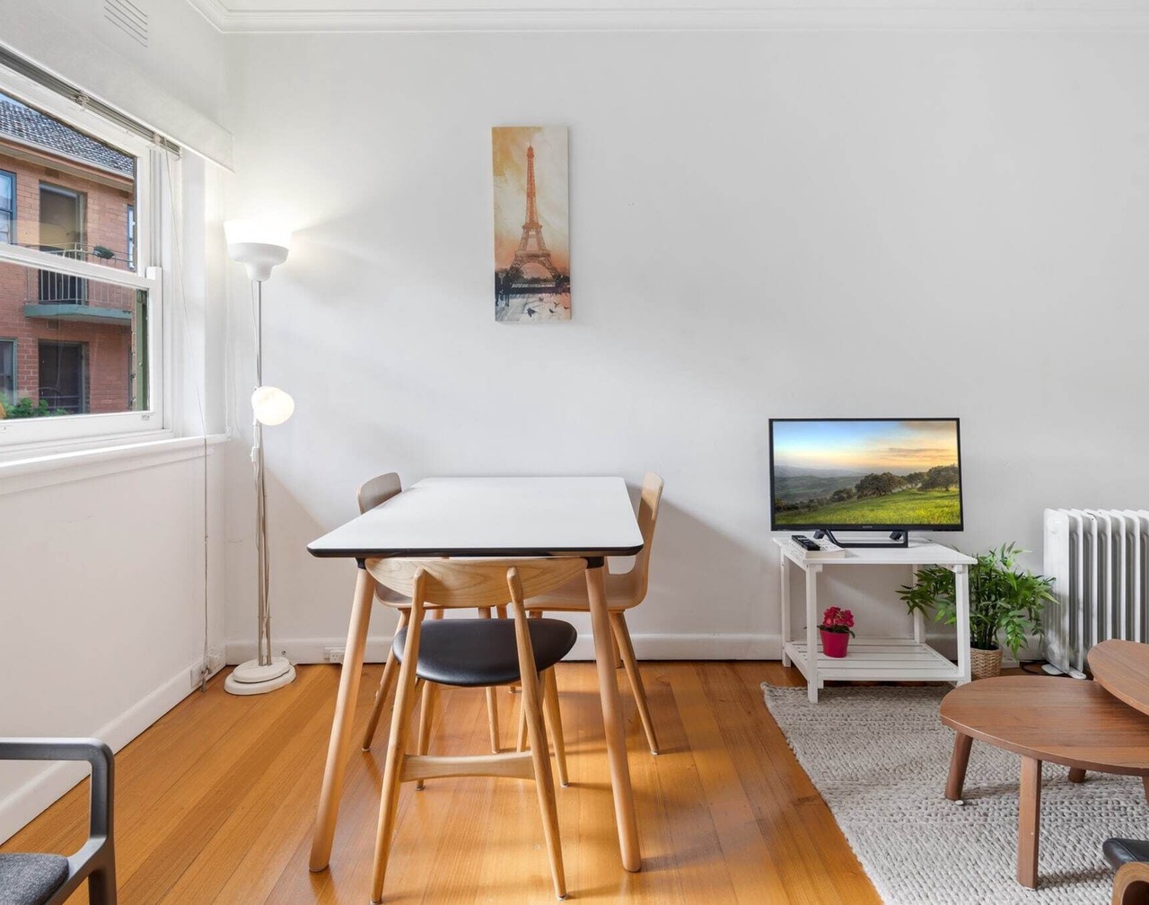 Comfy One-Bedroom Unit Between City and Airport 1