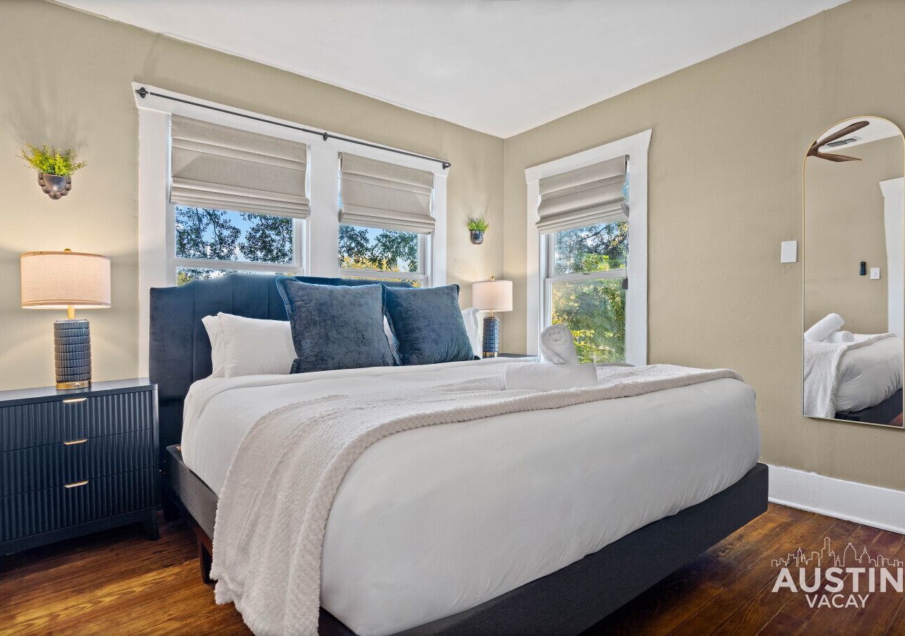 Pet-Friendly East Austin Home w Free Parking & Grill│Walk to 6th & Rainey 1