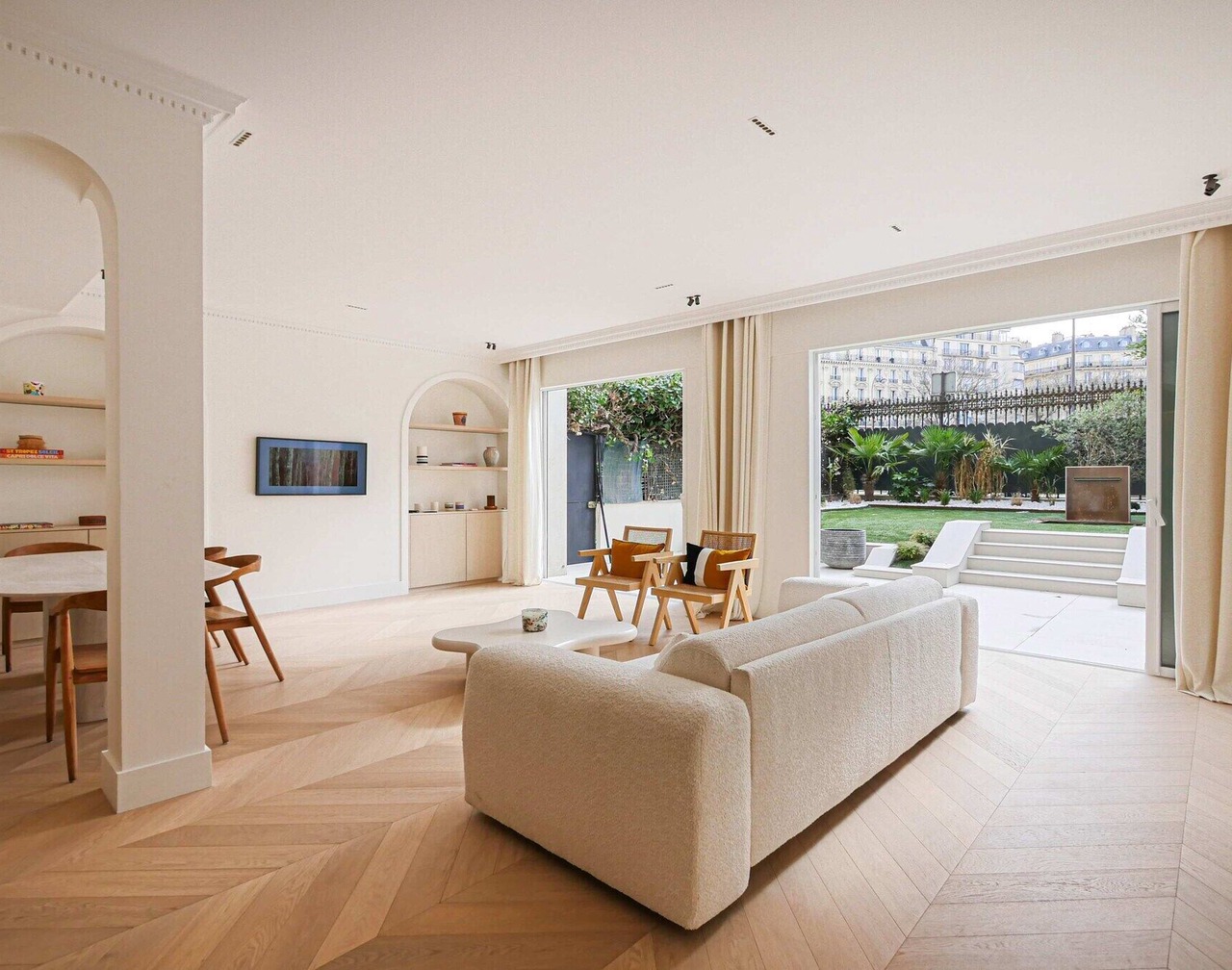 Sumptuous apartment with garden/Arc de Triomphe 1
