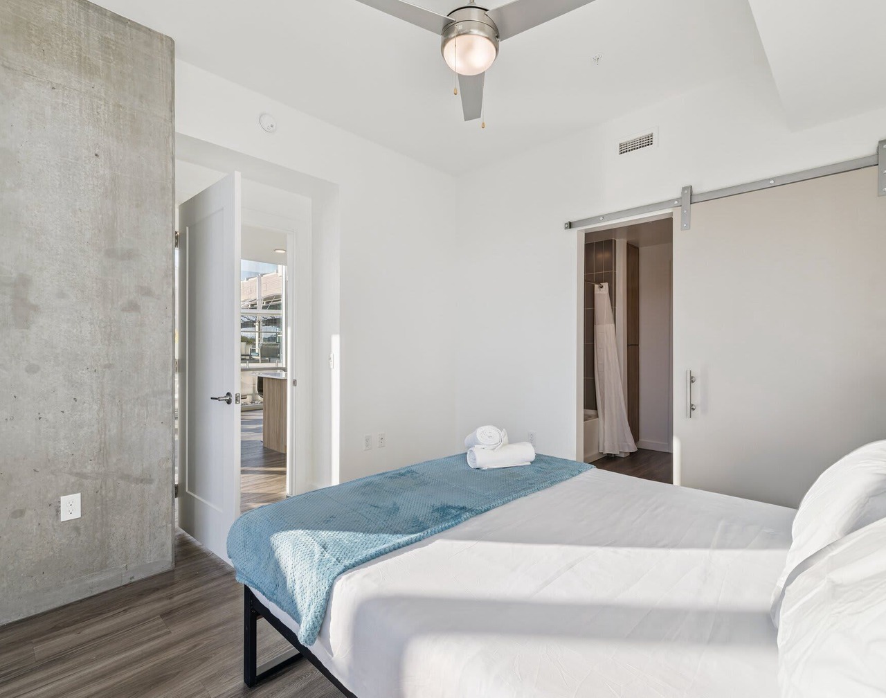 TWO CozySuites Adeline - 4BR 1