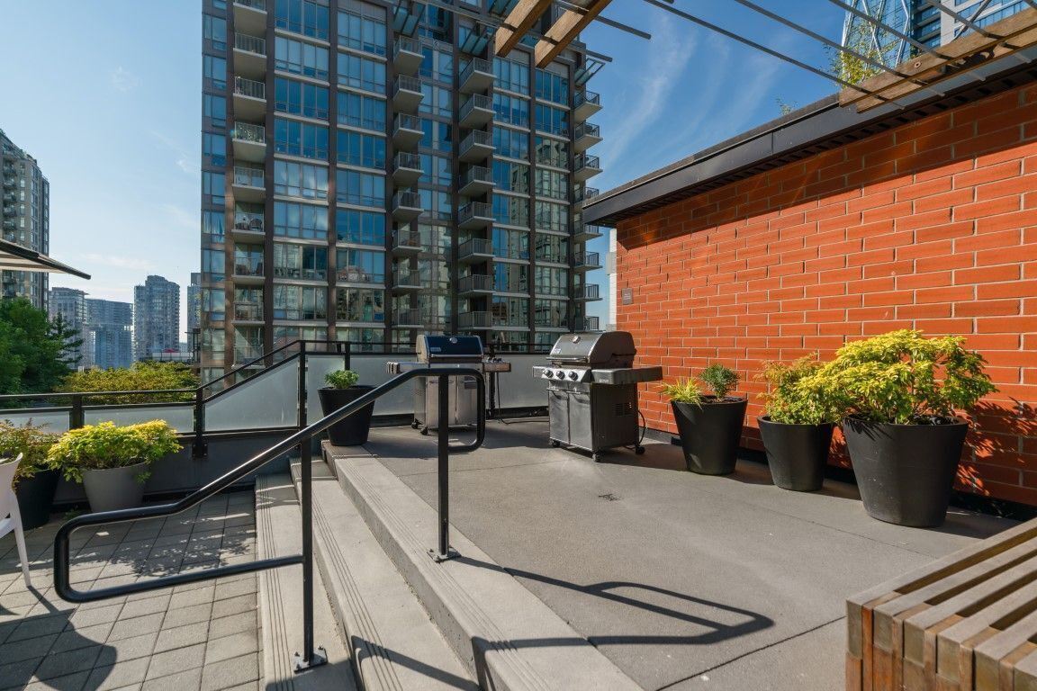 Modern Studio Suite in Yaletown w/Access to Pool 1
