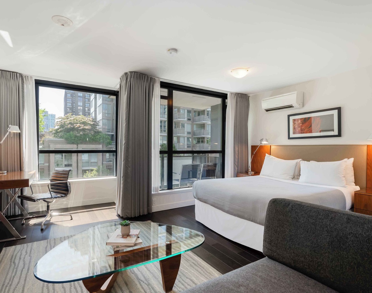 Deluxe Yaletown 1BR Suite w/Access to Pool & Gym 1
