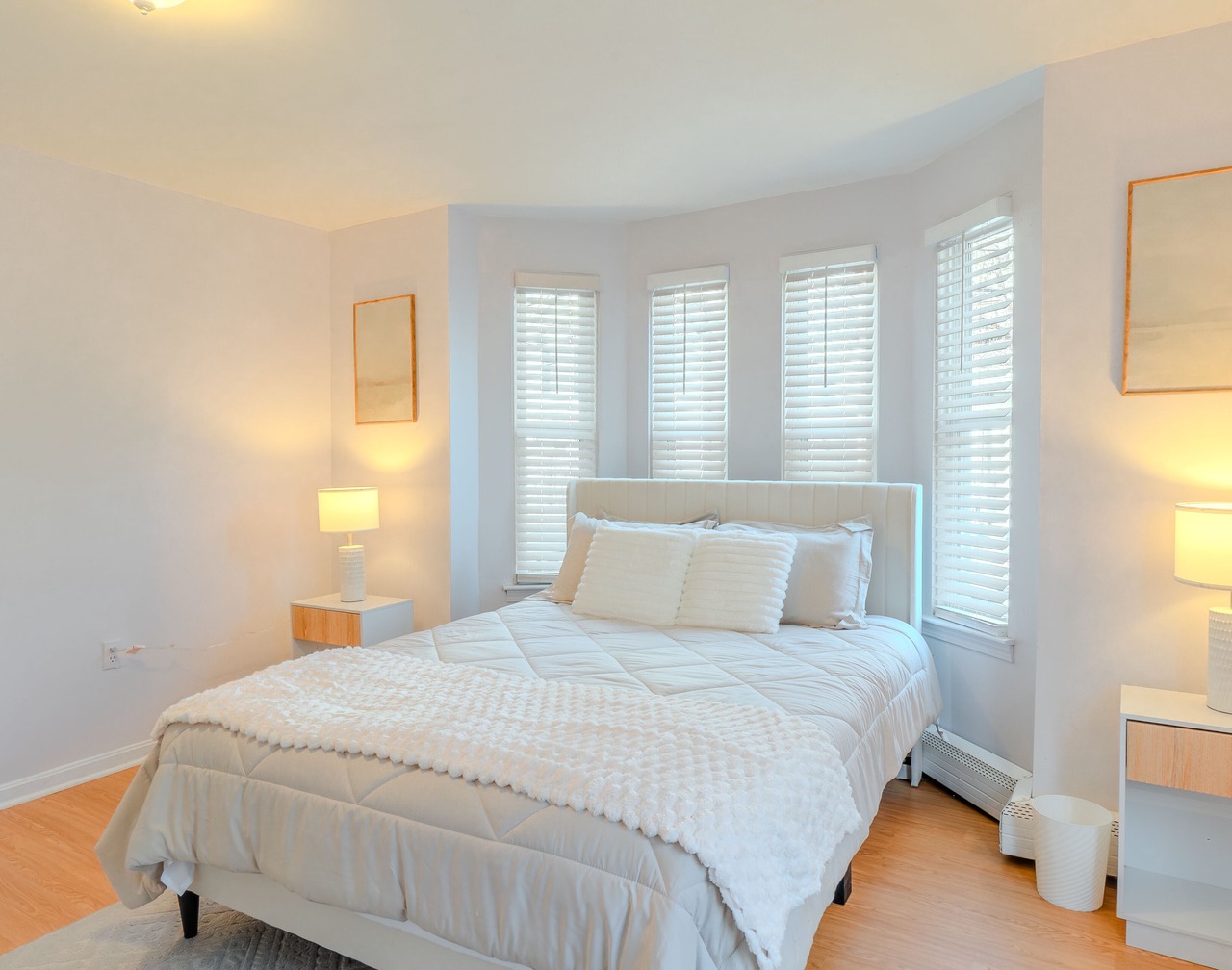 Prime 2BR Near Tufts & Downtown Boston 1