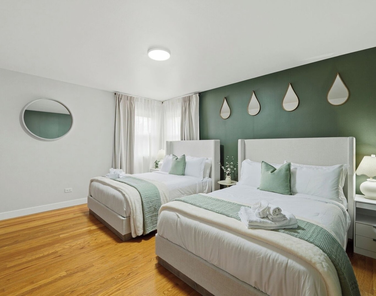3BR Near O'Hare Office Coffee Bar Sleeps 9 1