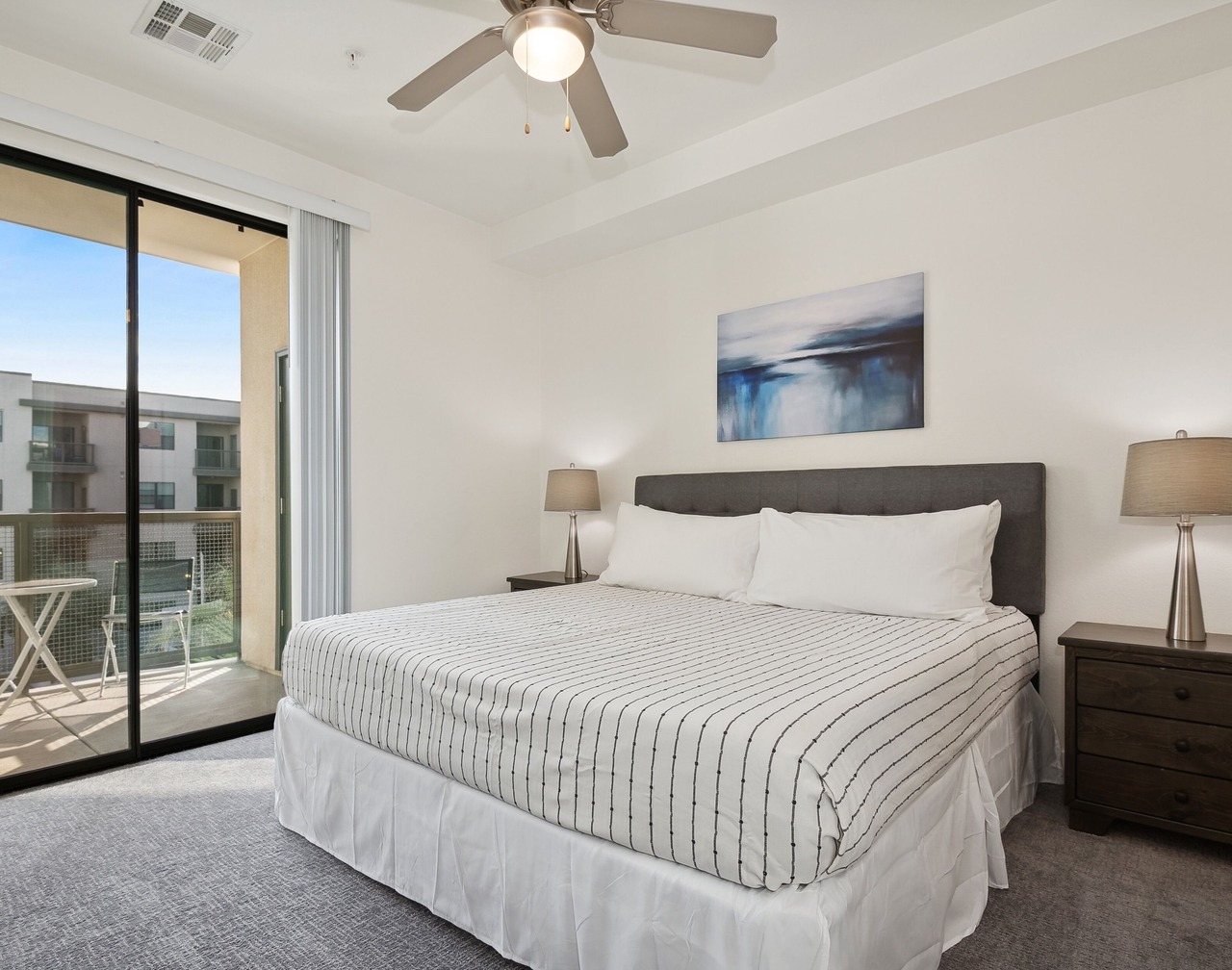 Pure Suites 2 Bed Downtown Phoenix Pool Gym 1