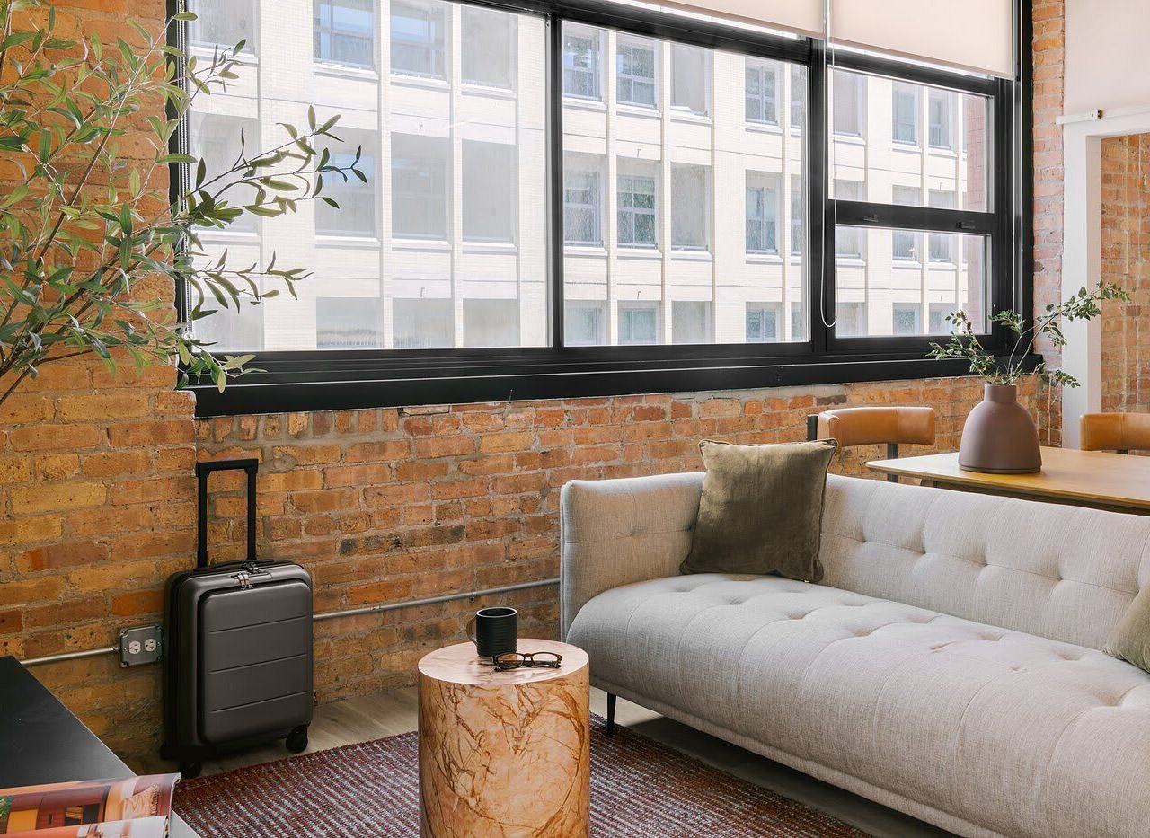 LIVN West Loop Chicago 2 BR City View 1