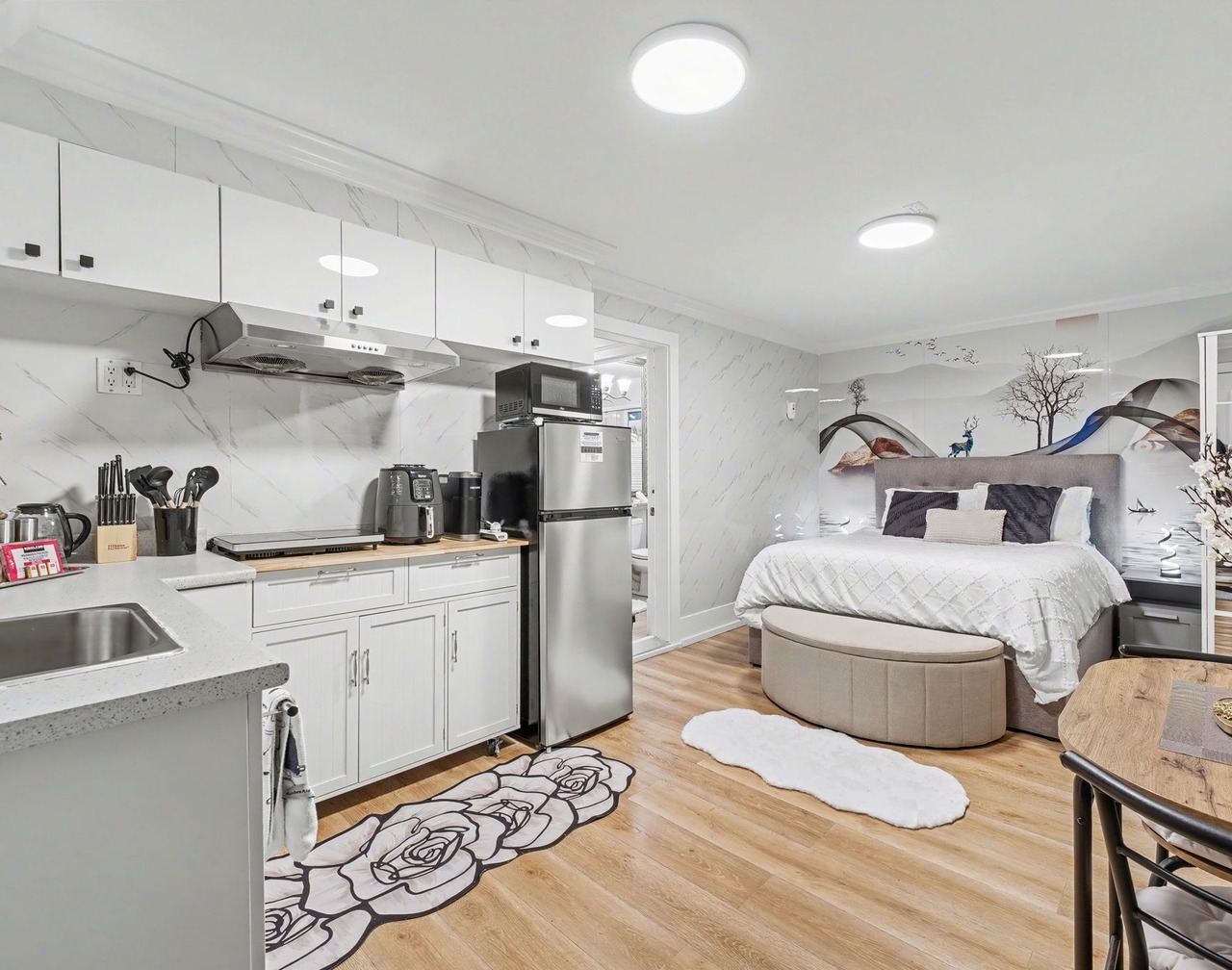 Secluded Bachelor Suite 1