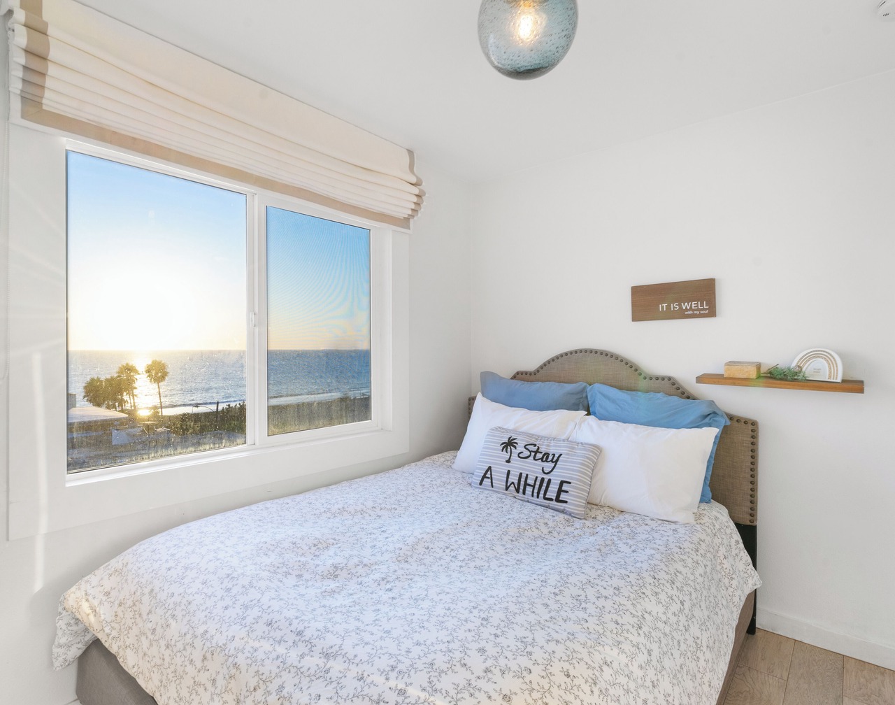 Luxe 4B-4B Coastal Oasis - Ocean Views - Rooftop & Garage 1