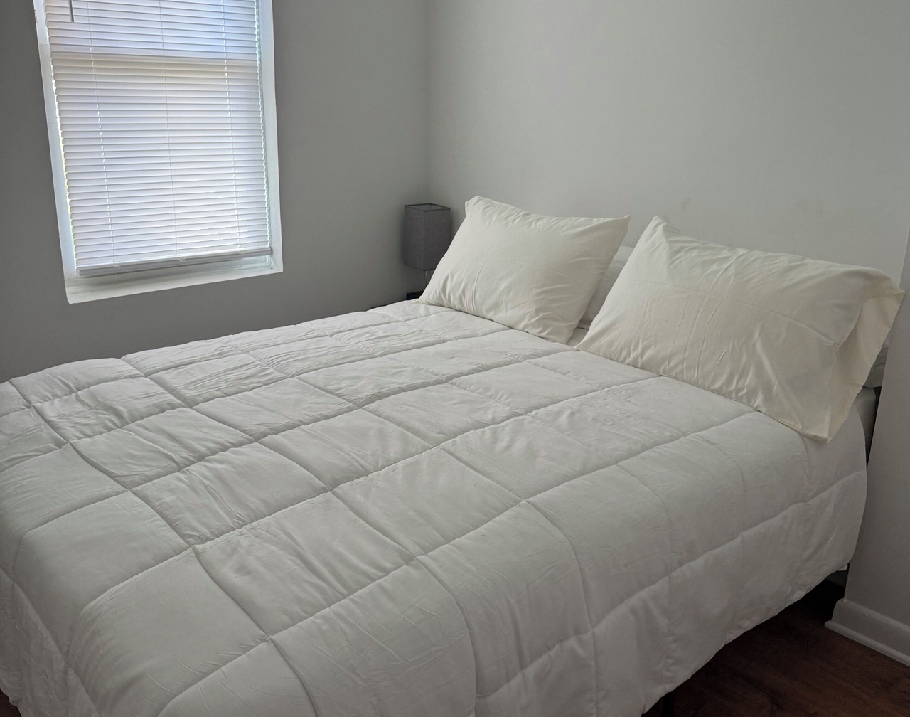 Cozy 1-bedroom apartment in vibrant DC neighborhood walkable to popular H-street 1