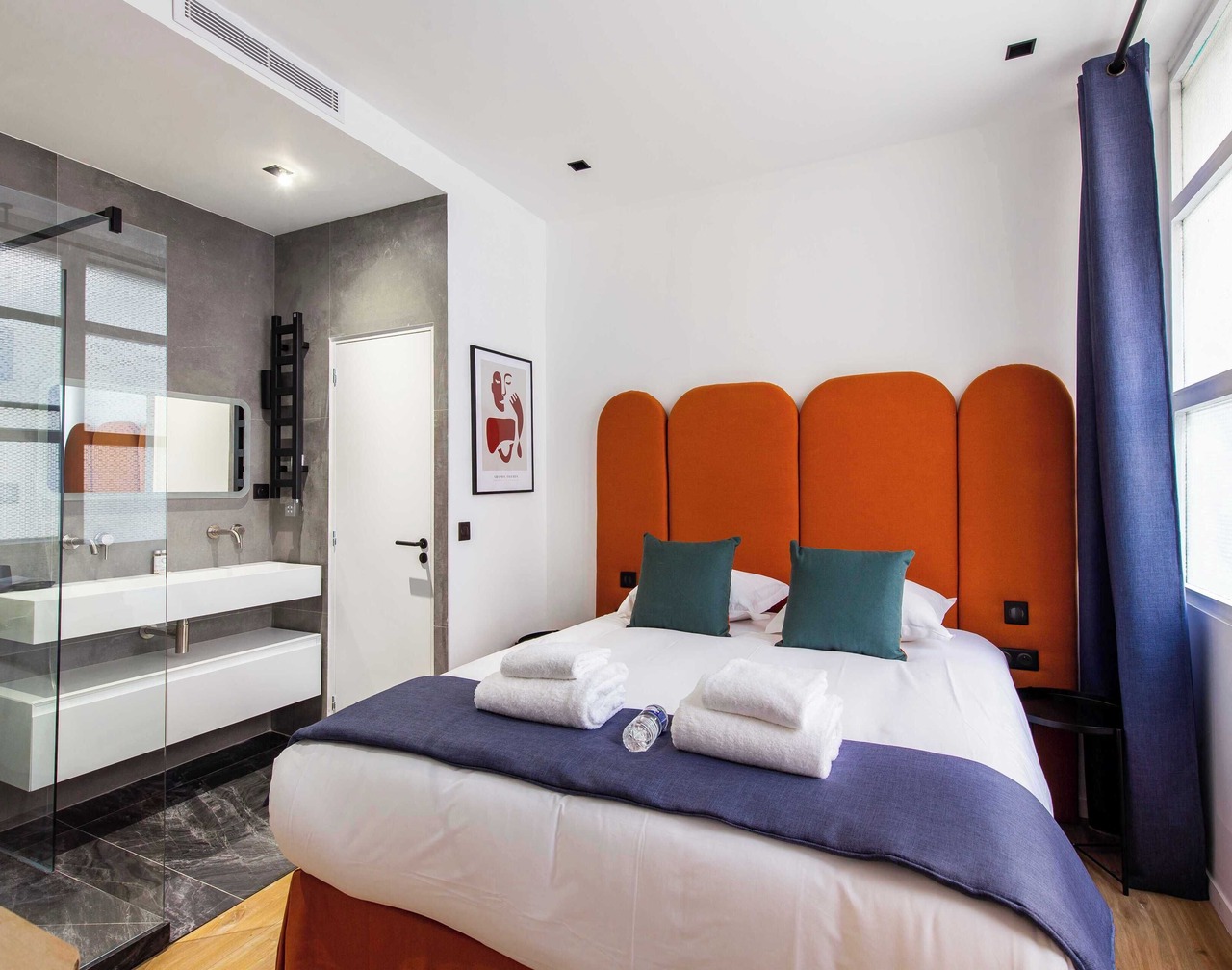 Enchanting 2-bedroom apartment with AC in Paris 1