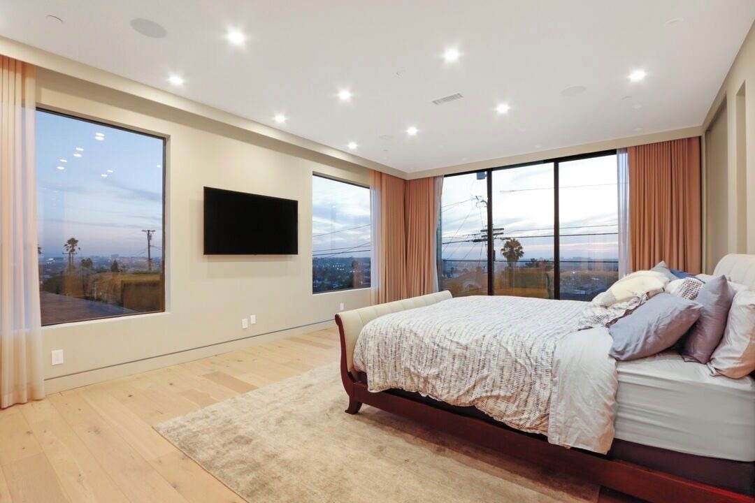 Luxury LA Mansion with Ocean & City Views 1