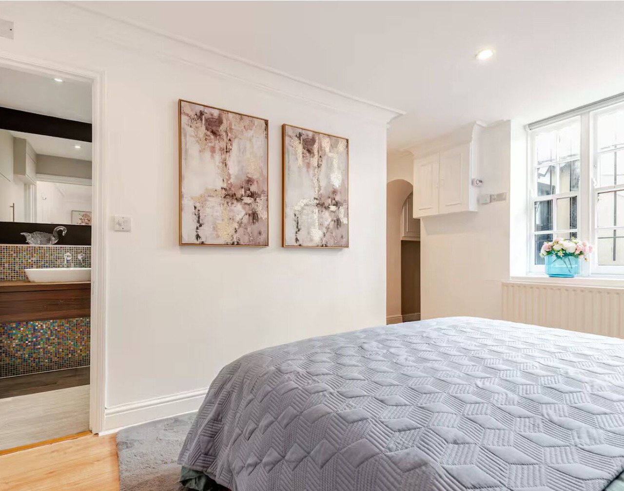 The Victoria Retreat House — Private 2‑Bed Home 1