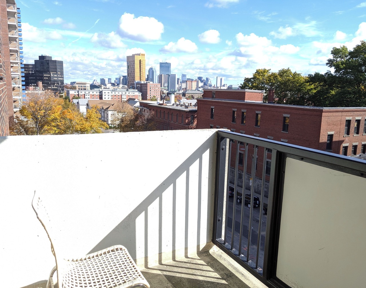 Comfy 2 Bed Apt 6 Min Walk To Boston Children's Hospital, Brigham, Dana Farber. 1