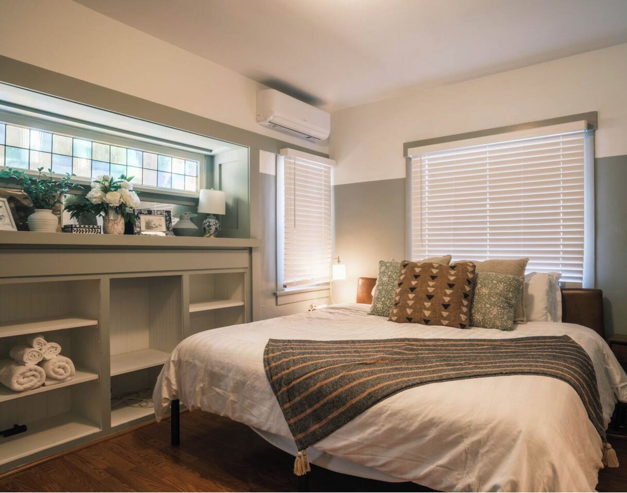 Pasadena 3-BR AC House: Close to Old Town, Rose Bowl & Caltech with king bed! 1