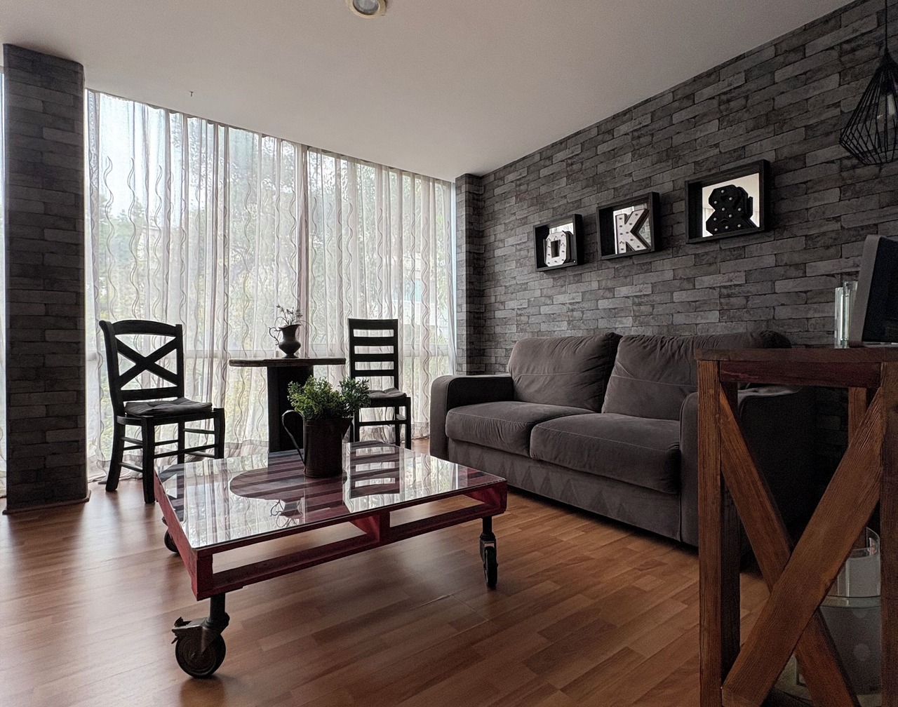 5 minutes walking distance from Angel Reforma 1