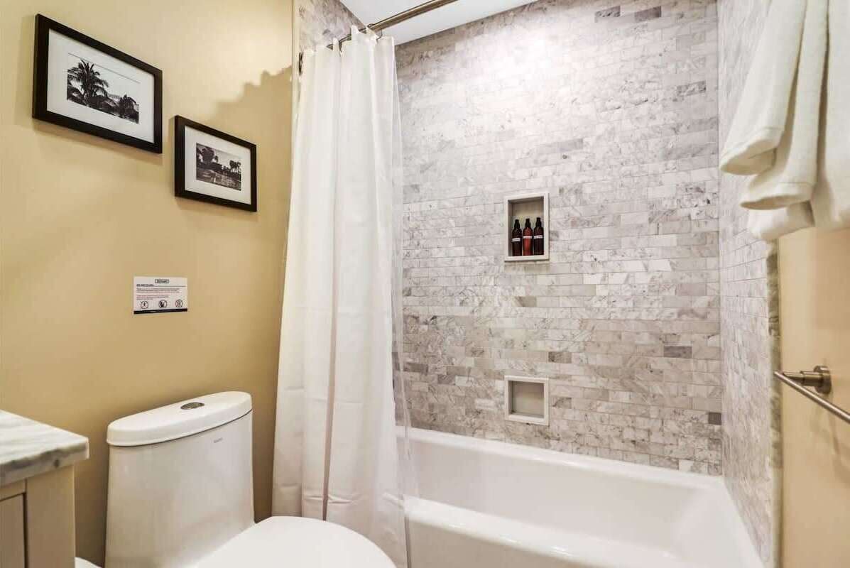 Roami at Factors Row | Courtyard | 4BR Combo 1