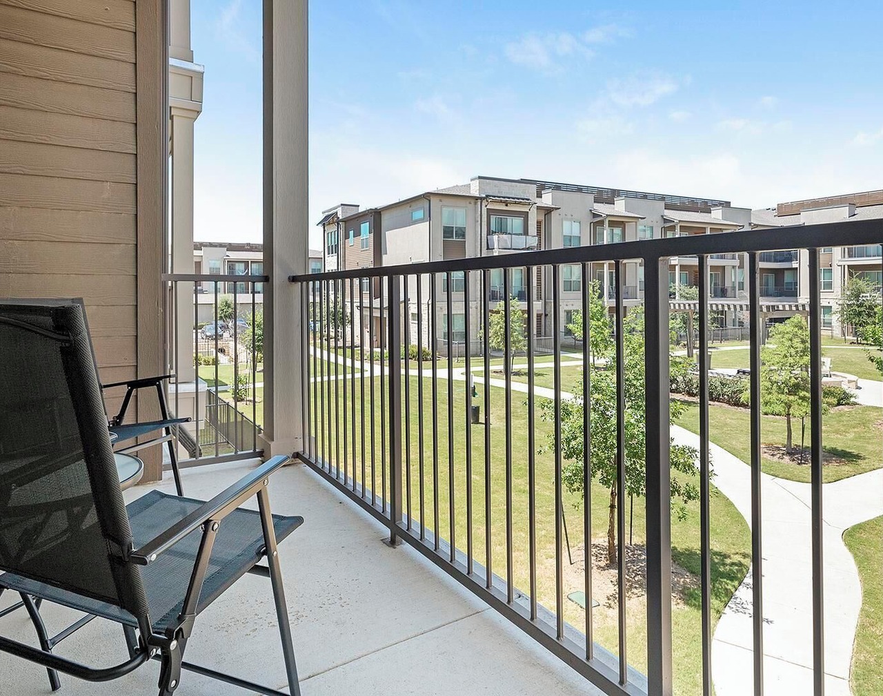 Landing | Chic 1BD, Gym, Yoga Studio 1