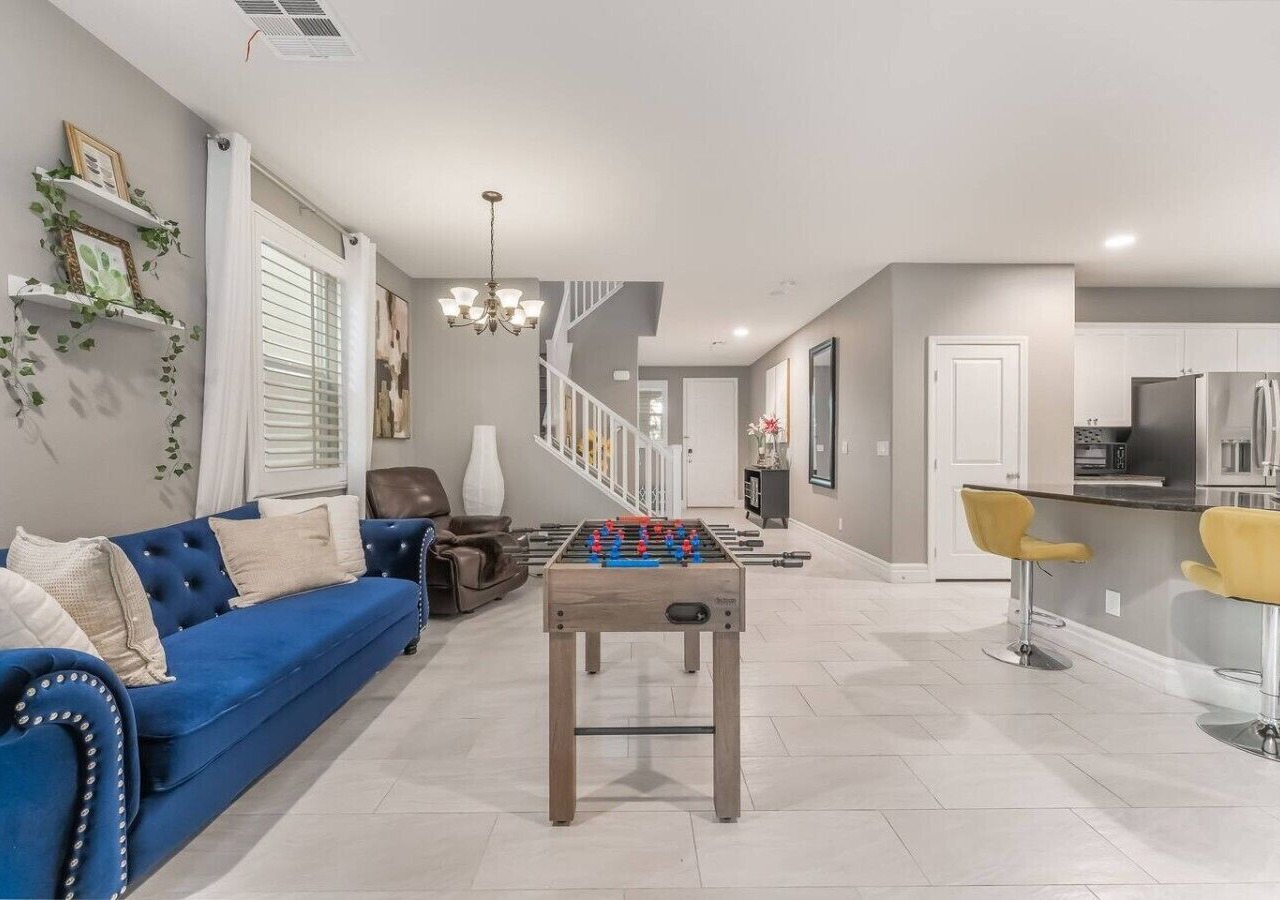 Large Groups! Game Room| BBQ| Spacious| Near Strip 1