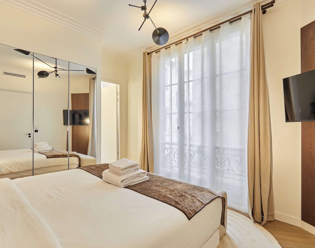 Luxurious AC apartment Beaubourg Le Marais 1