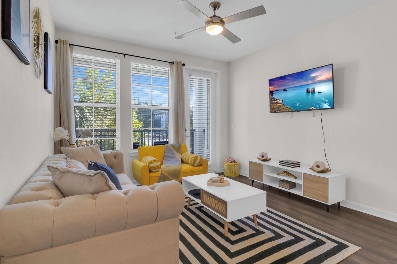 Cozy 2 Bedroom Apartment in Winter Garden with fast wifi, pool & fitness room 1