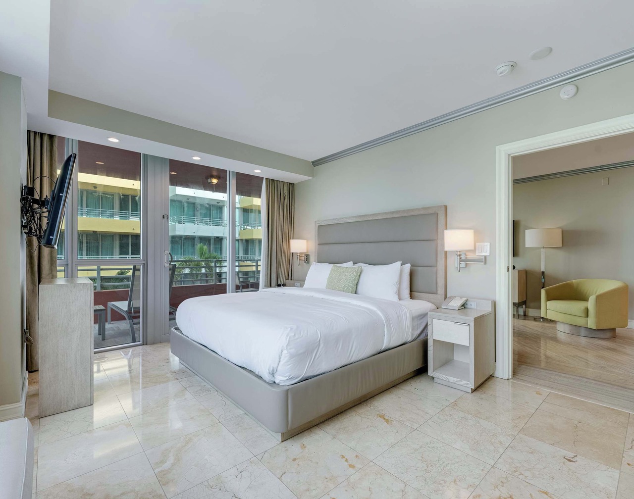 Oceanfront Retreat- South Beach, Pool, Amenities 1