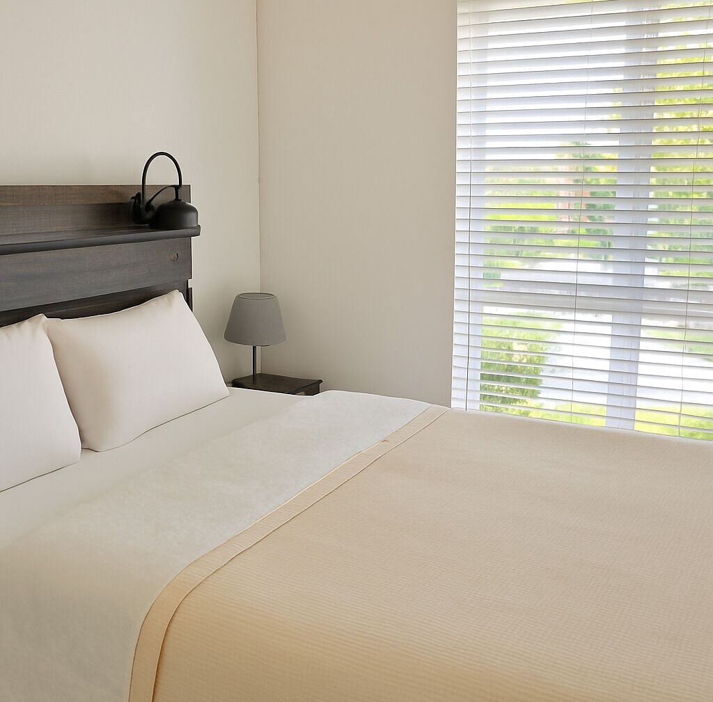 Charming Oldtown Pasadena 1-bedroom apartment with pool/fitness center 1