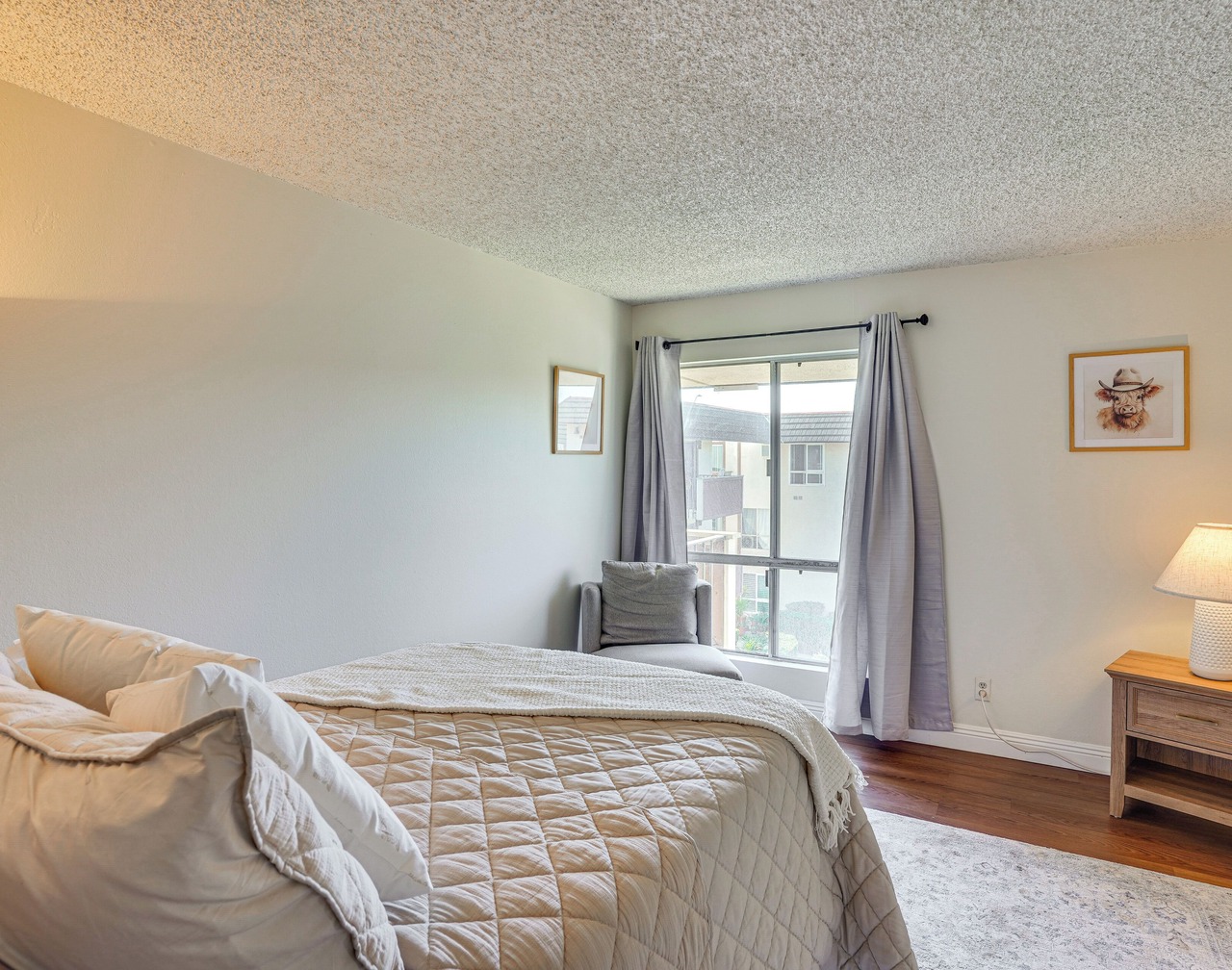 Steps to CSULB: Cozy Condo w/Pool Access! 1