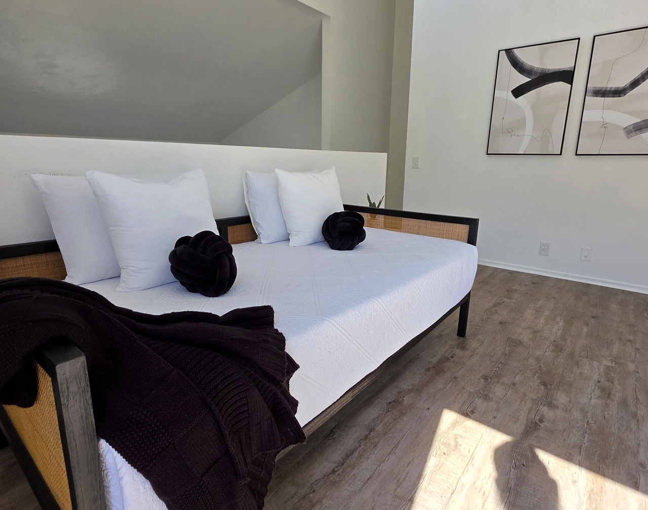 Stylish 2 bedroom + loft with rooftop patio and views near Beverly Hills 1