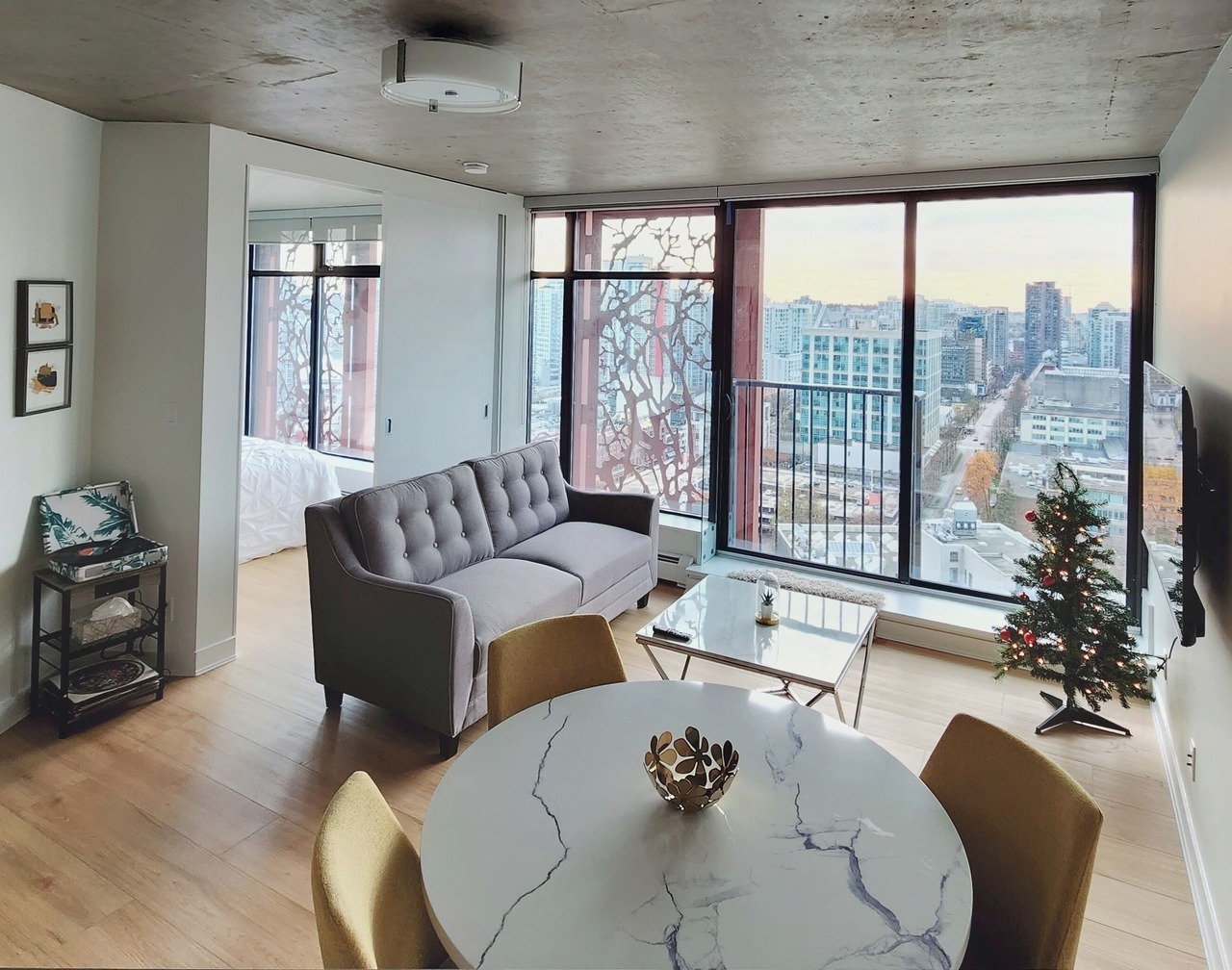 Stylish 1BR in Gastown, heart of Downtown Vancouver, Nearby Transit & BC Place 1