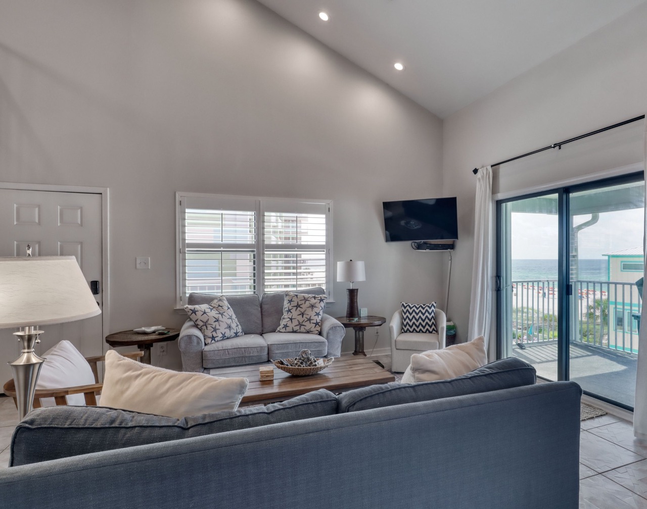 Seascape #311 | 3 BR Corner Condo w/Loft, Balcony, Gulf Views + Steps to Beach 1