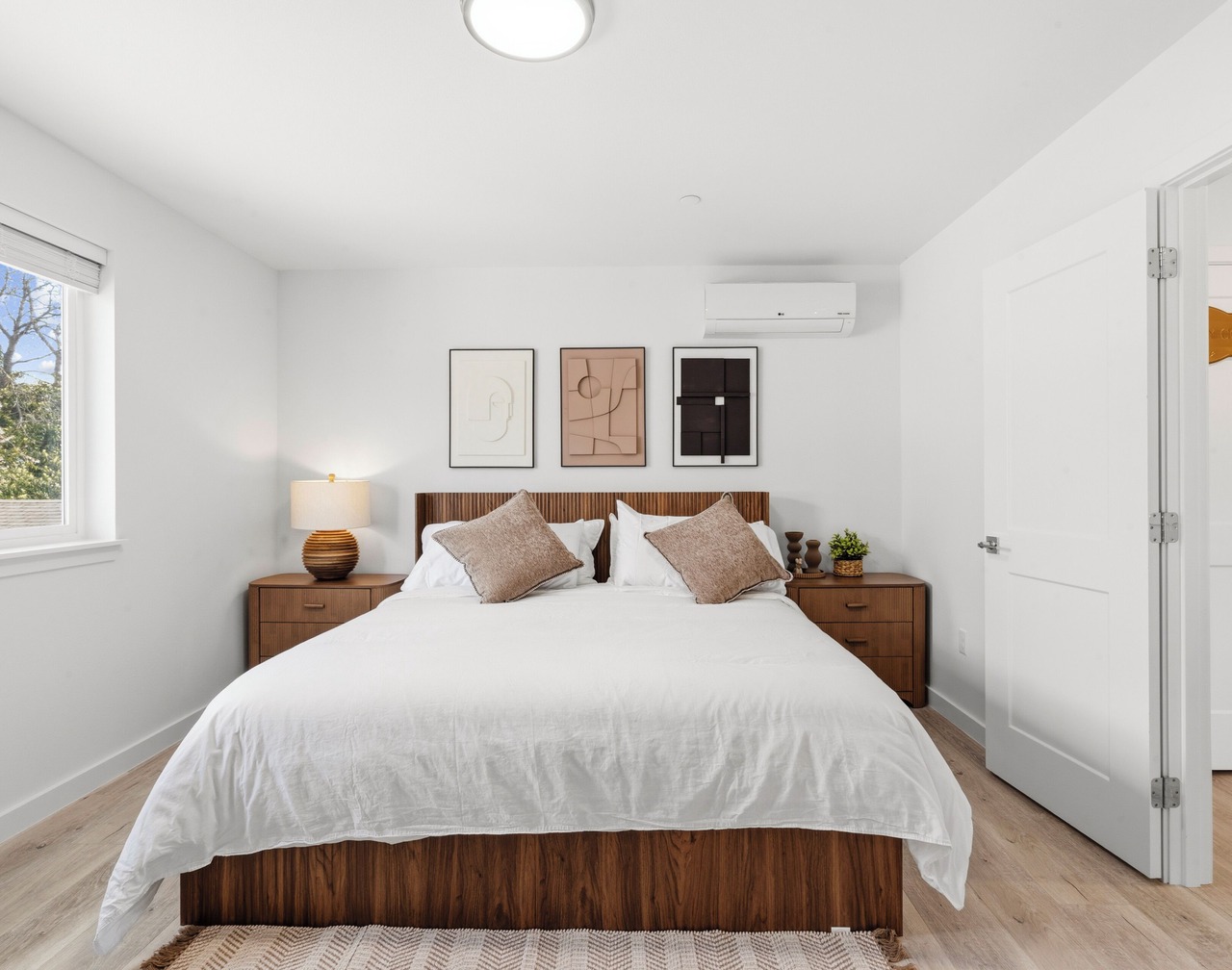 Brand New 3BR Home with King Bed, AC – Near Airport 1