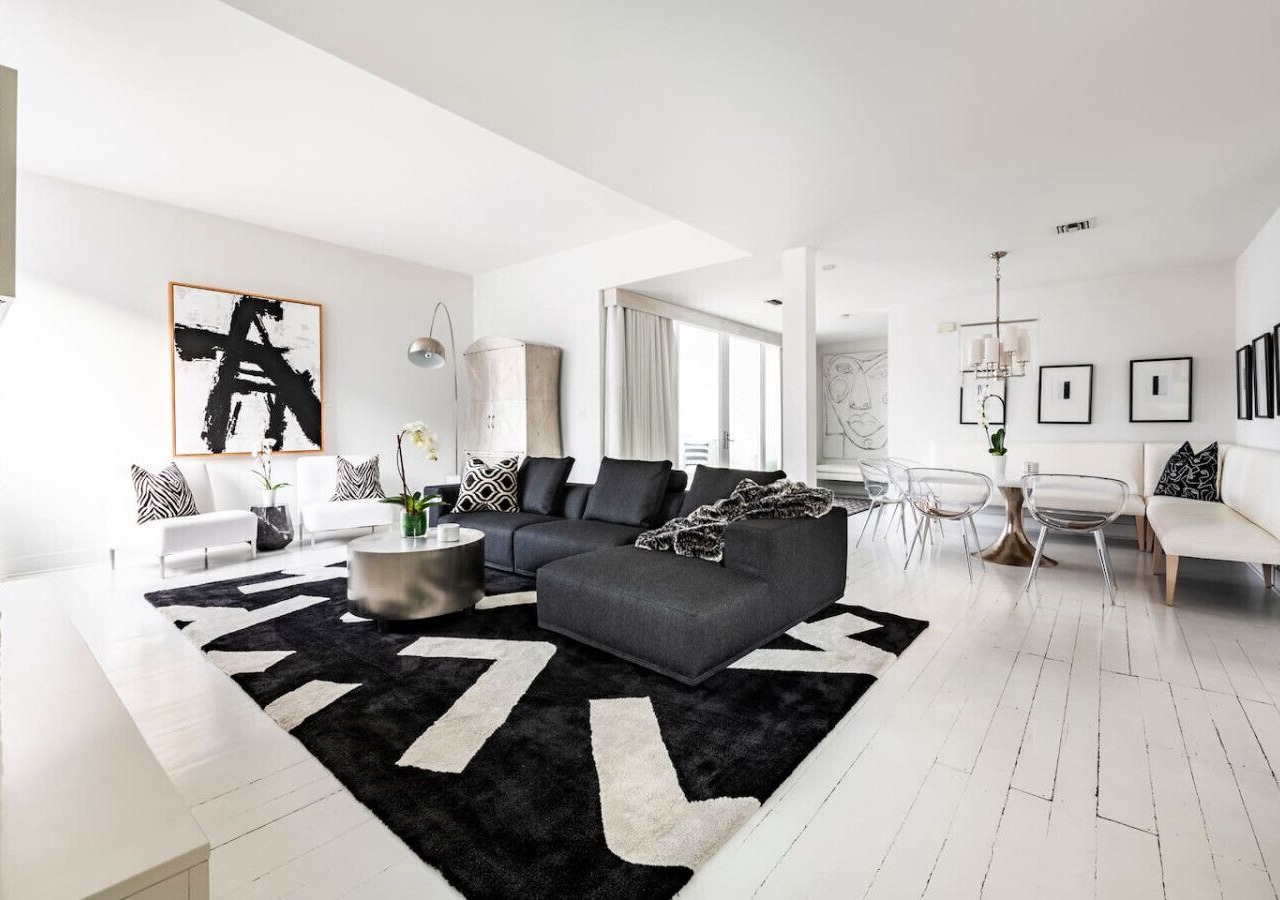 Designer Penthouse on Magazine Street w/Balcony 1
