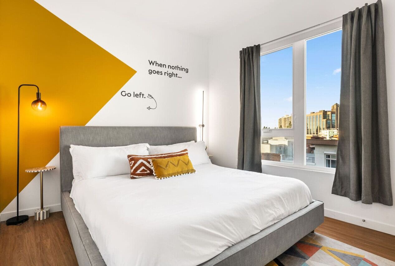 Stylish Art District Retreat | Walk to little Tokyo 1