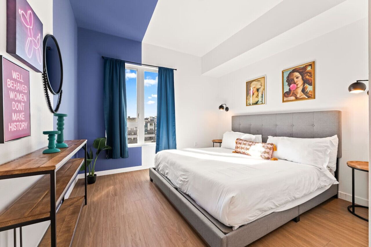 Spacious 1-BD with Stunning City Views in DTLA 1