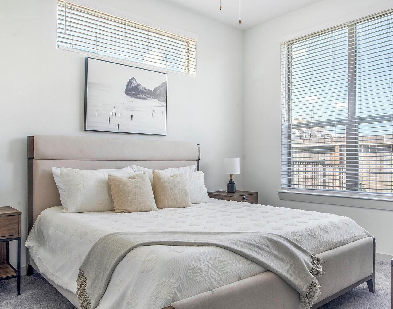 Landing | Modern 1BD, Yoga Studio, Gym 1